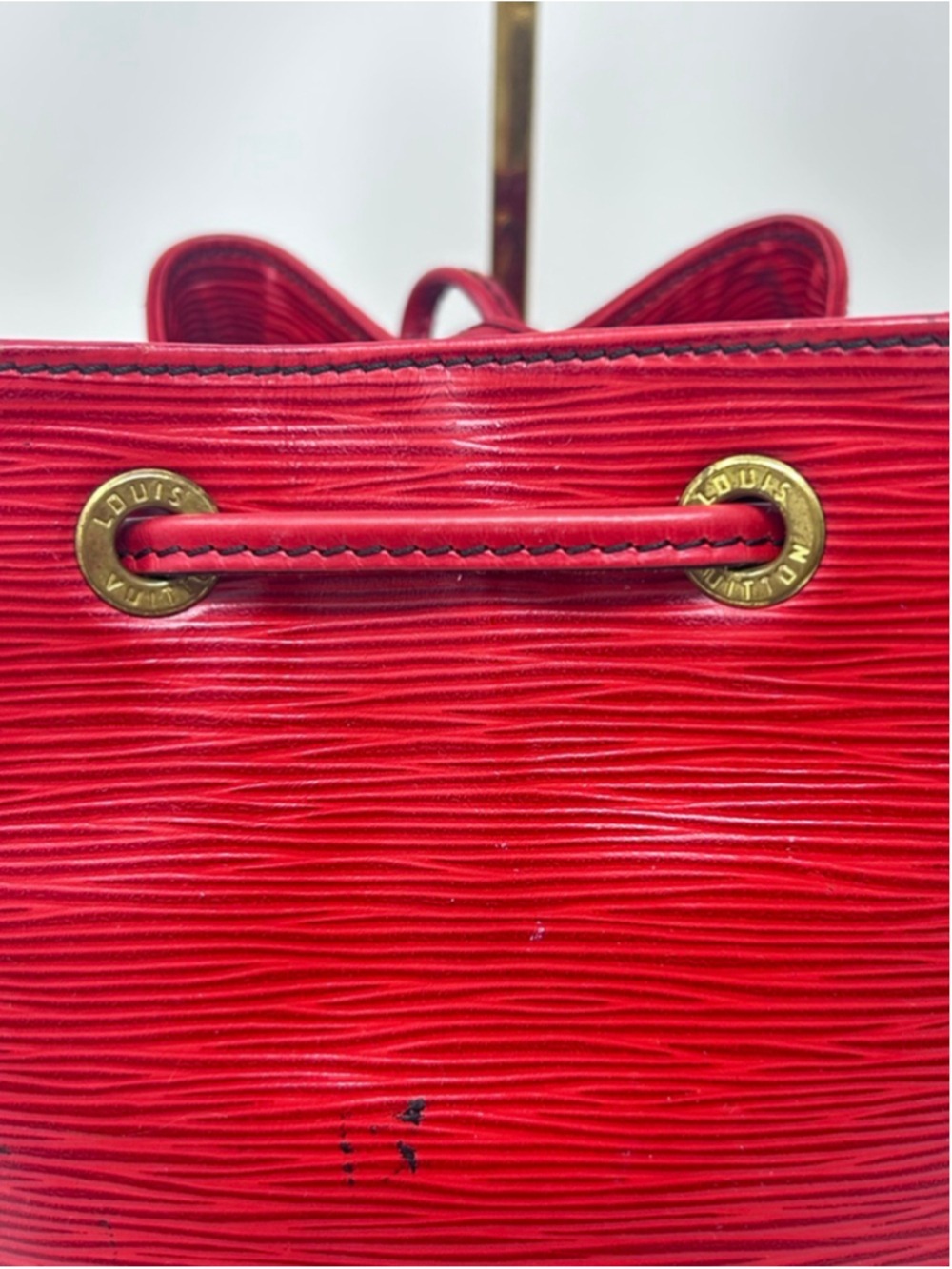 Louis Vuitton Epi Leather Noe Red Drawstring Shoulder Bag Black Interior - Picture 6 of 16